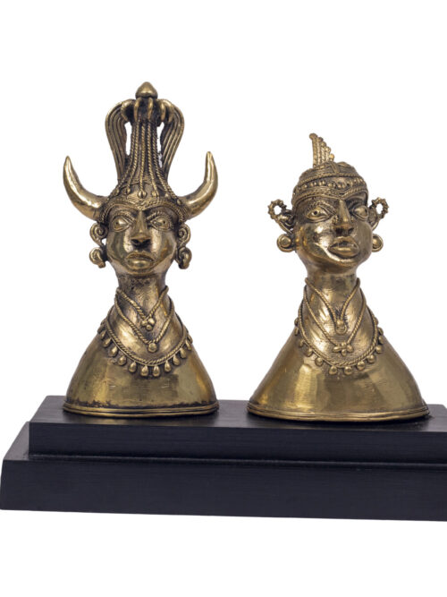 Madia Madin Statue